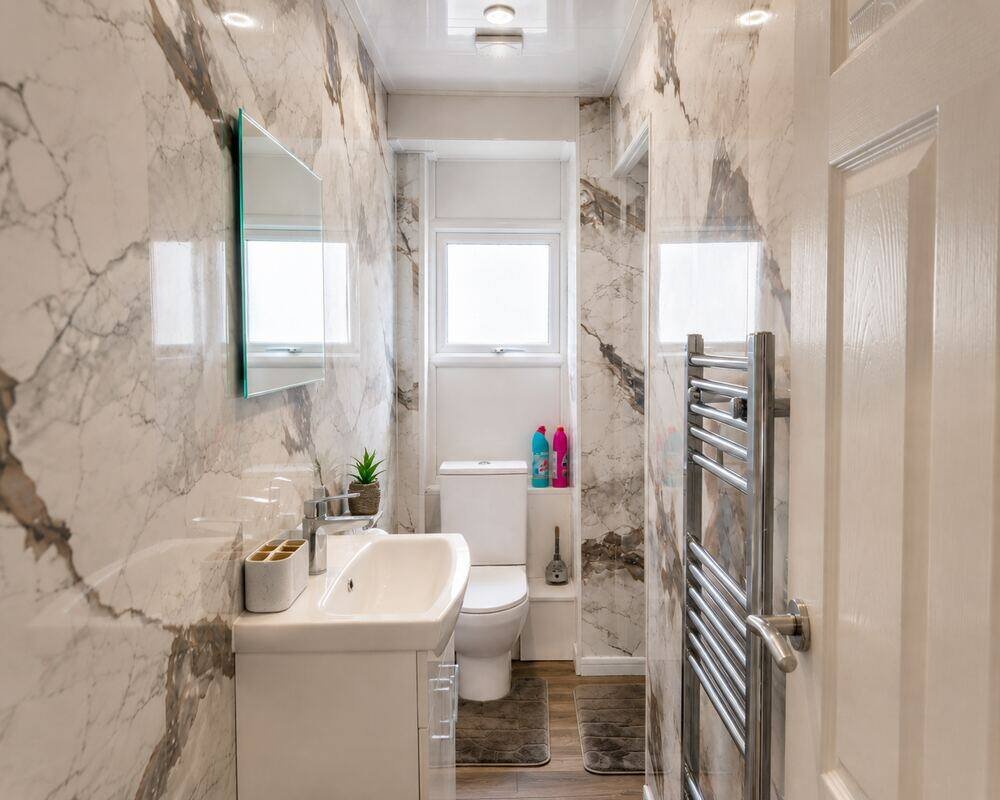 The Nottingham Hideaway bathroom
