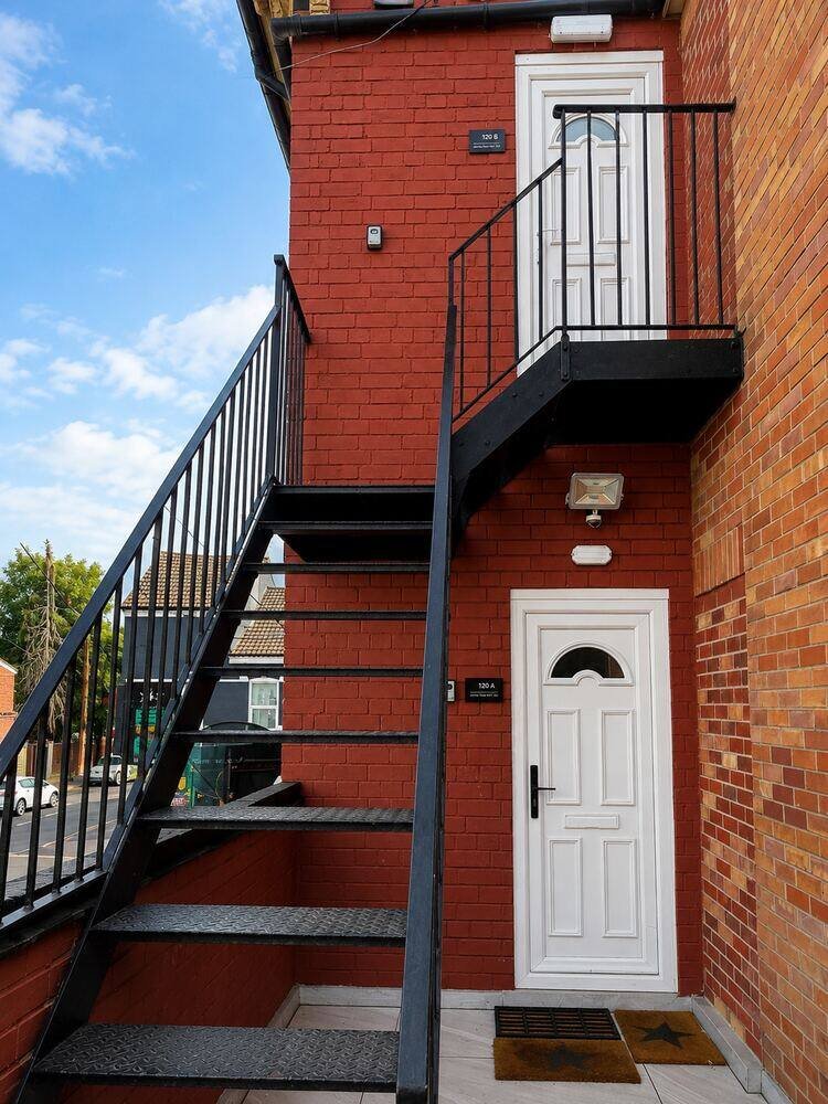 The Nottingham Hideaway exterior and entrance